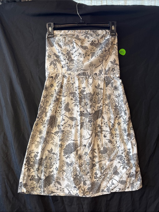 Old Navy Dresses & Skirts - Old Navy Strapless A-Line Skirt — White and Gray Floral